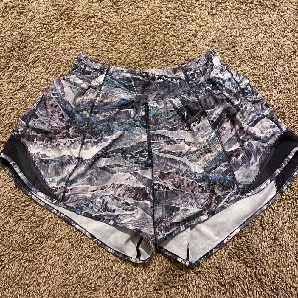 Lululemon Hotty hot shorts